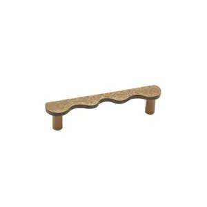 Скоба Wave Hammered