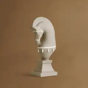 Декоративная фигура Checkmate 02